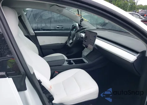 2021 Tesla Model Y Long Range Dual Motor All-Wheel Drive z USA, uszkodzony, nr VIN 5YJYGDEE7MF304864